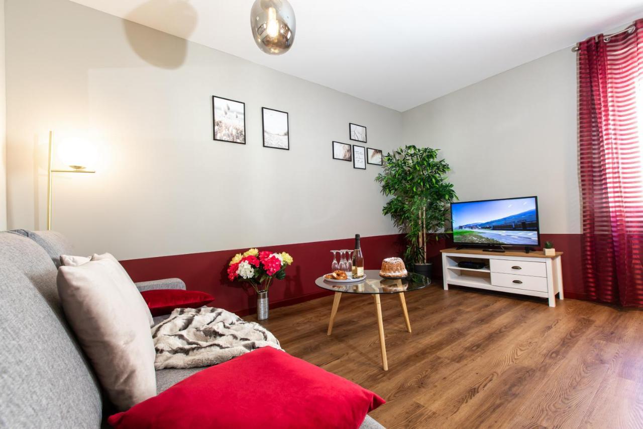 Le Red St Leon : Lit Queen Size * Wifi * Ideal Couple Кольмар Екстер'єр фото